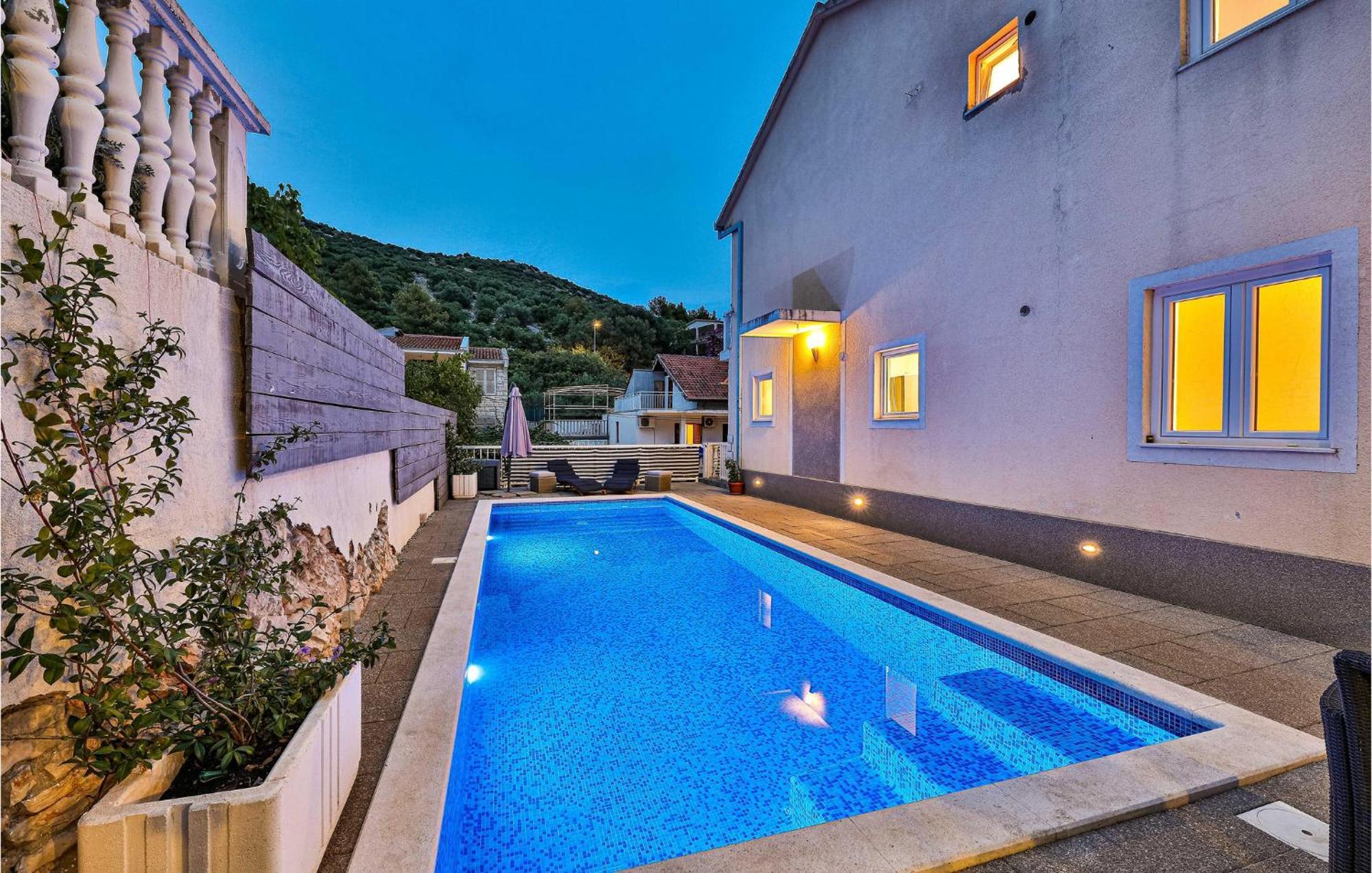 Stunning Home In Marina With Heated Swimming Pool Exterior photo