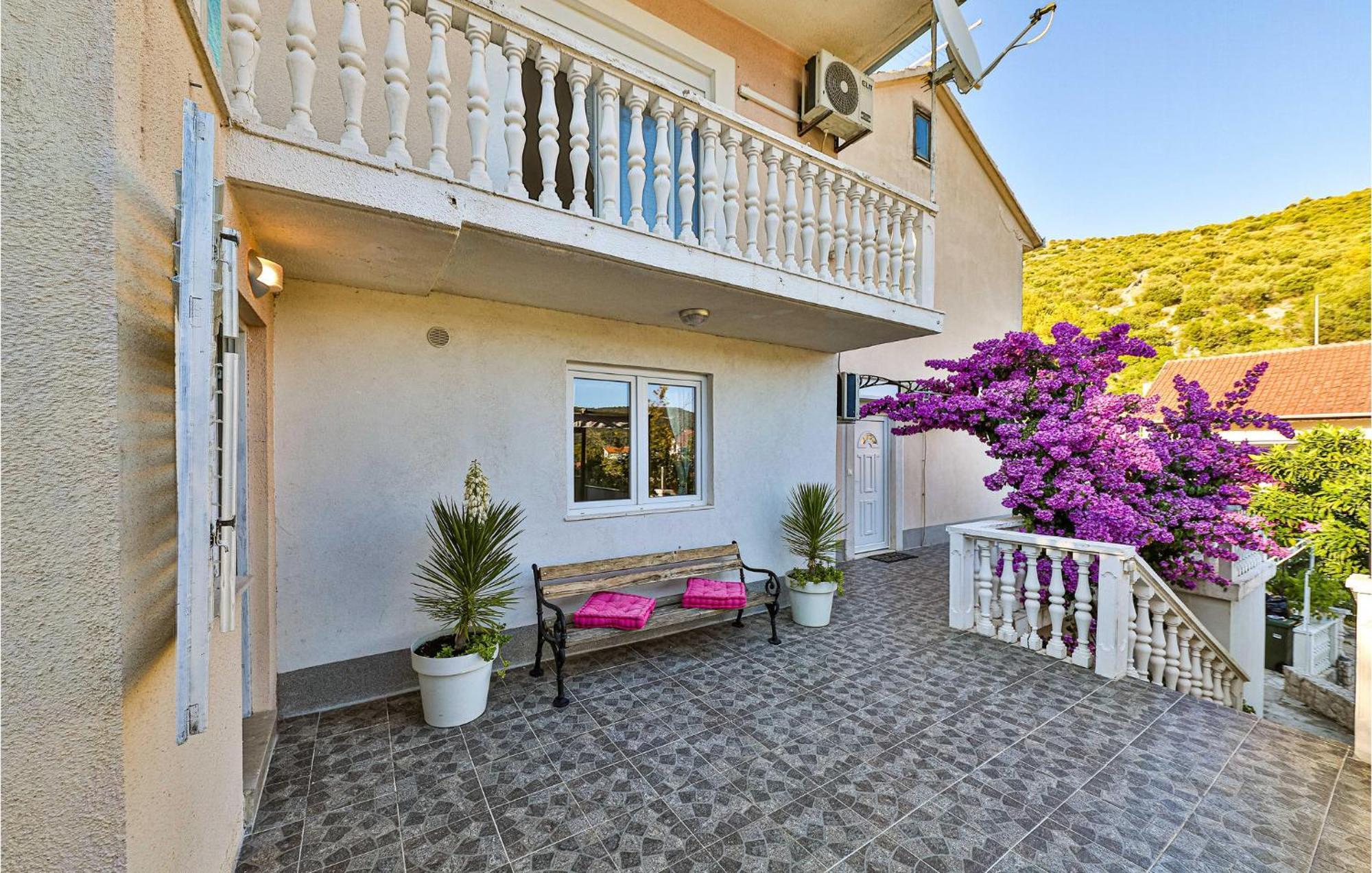 Stunning Home In Marina With Heated Swimming Pool Exterior photo